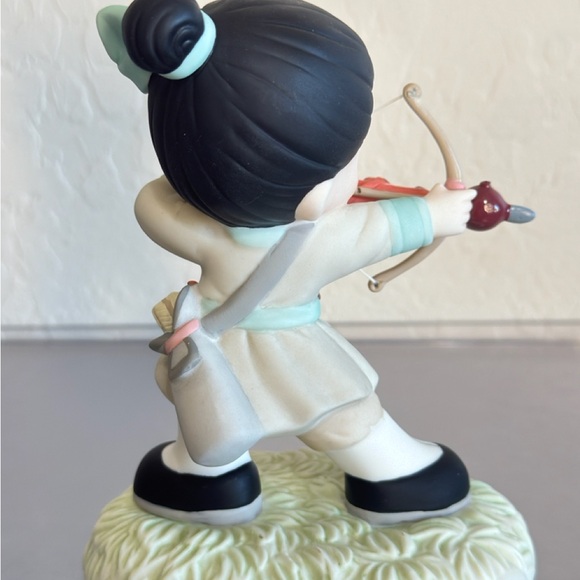 Precious Moments Disney Mulan & Mushu You Keep Me On Target 202032 (SB1505) - Picture 7 of 15